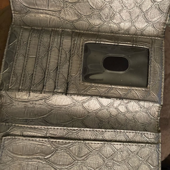 Gray Guess Wallet Snakeskin Pattern Soft - Picture 4 of 7